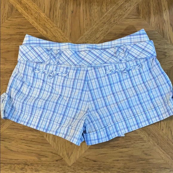 Blue plaid cotton shorts with belt - Picture 2 of 4